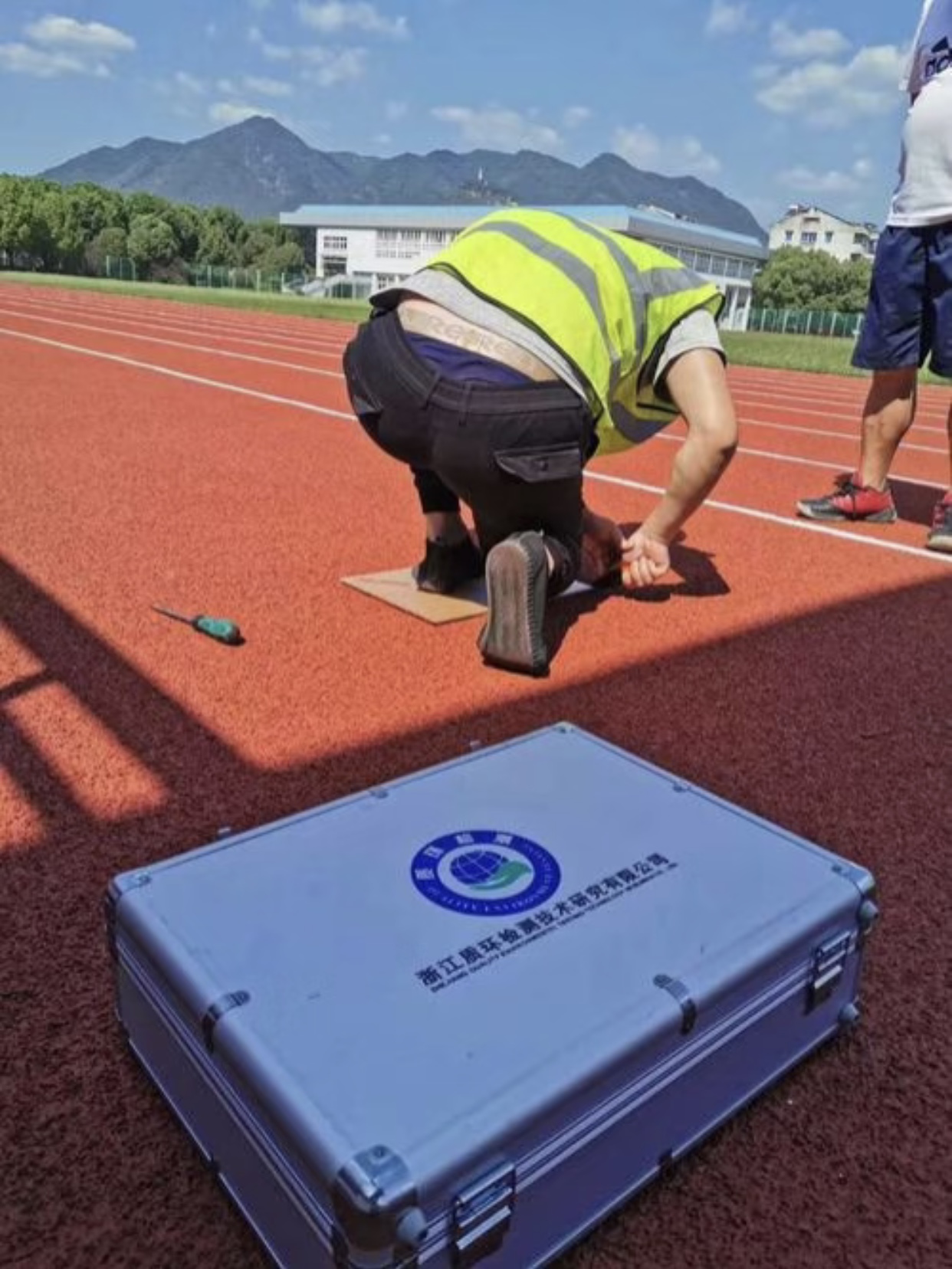 塑胶跑道一般要检测哪些项目?