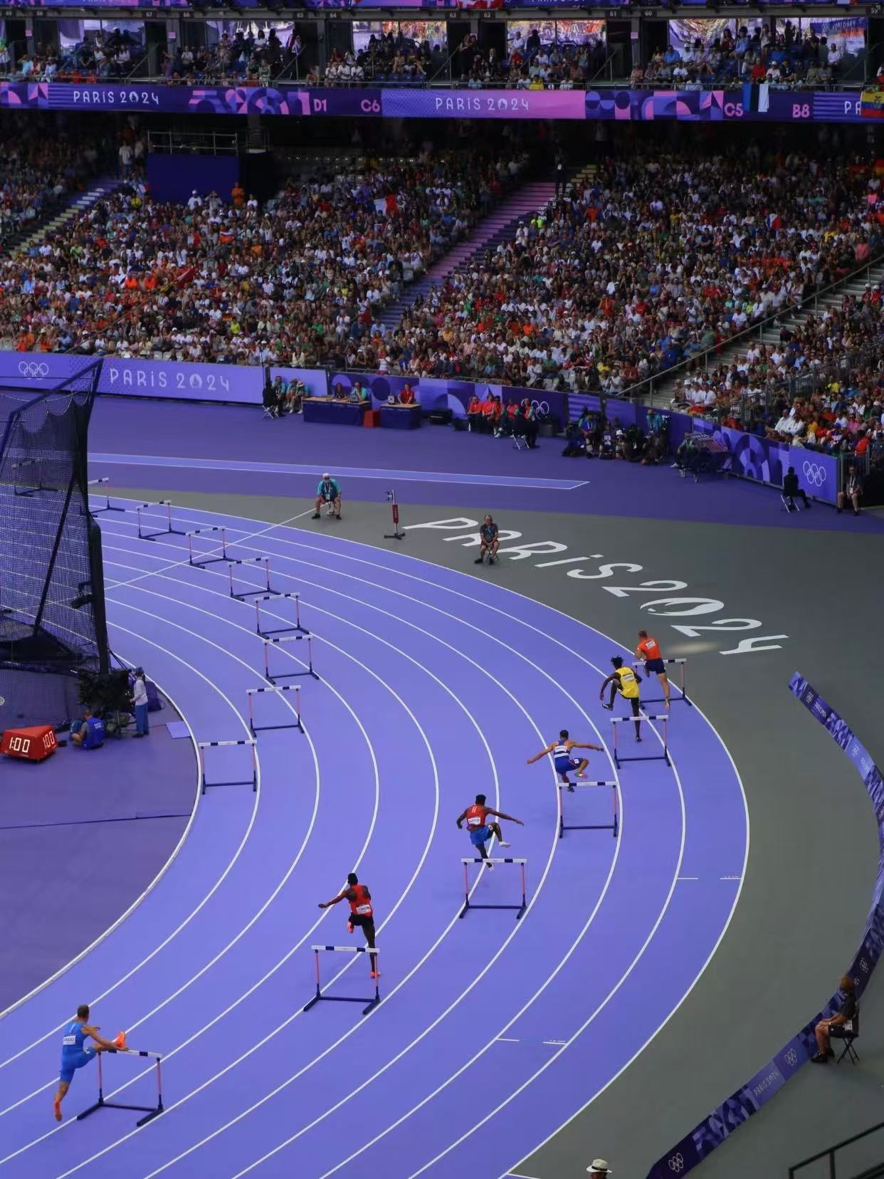 同样是塑胶跑道,为什么你的掉色我的不掉?